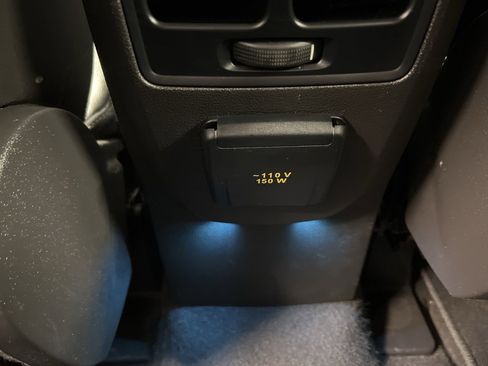 Used 2015 Ford C-MAX Energi SEL w/ Equipment Group 302A image 31