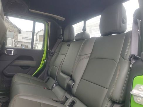 New 2025 Jeep Gladiator Mojave image 12