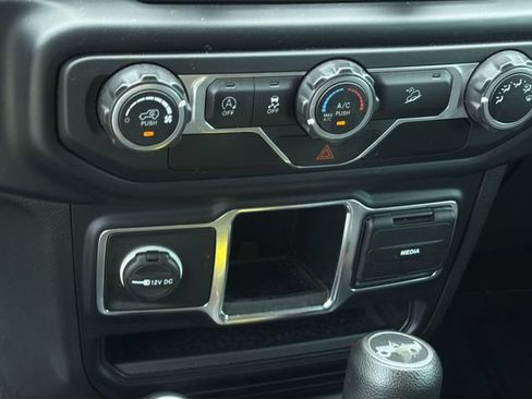 Used 2019 Jeep Wrangler Unlimited Sport AWD/4WD image 26