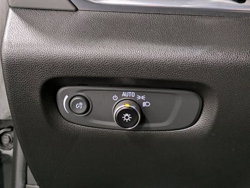 Used 2022 Chevrolet Traverse LS image 20