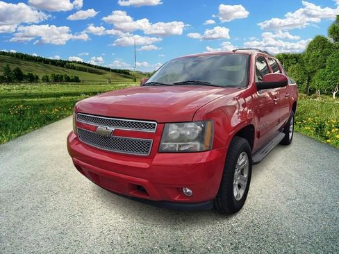 Used 2011 Chevrolet Avalanche LT w/ Luxury Package image 2