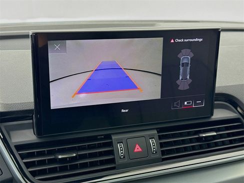 Used 2024 Audi Q5 2.0T Premium image 17