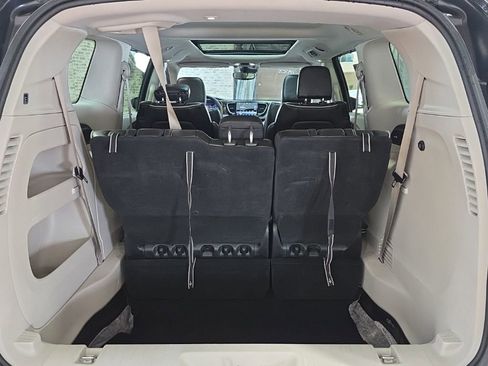 Used 2023 Chrysler Pacifica Limited image 13