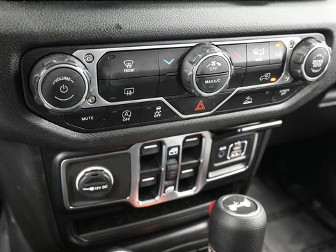 Used 2024 Jeep Wrangler Sport S image 18