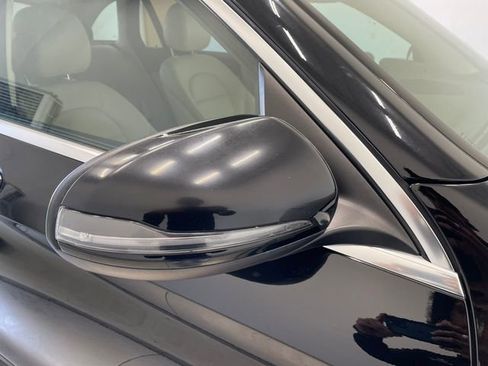 Used 2021 Mercedes-Benz GLC 300 GLC 300 image 32