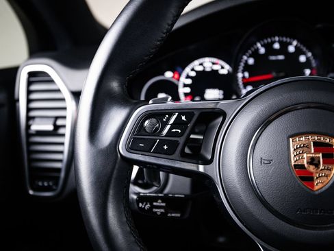 Certified 2023 Porsche Cayenne Platinum Edition AWD/4WD image 17