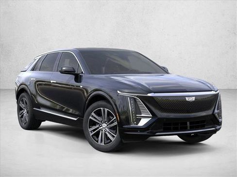 New 2026 Cadillac Lyriq Luxury image 7