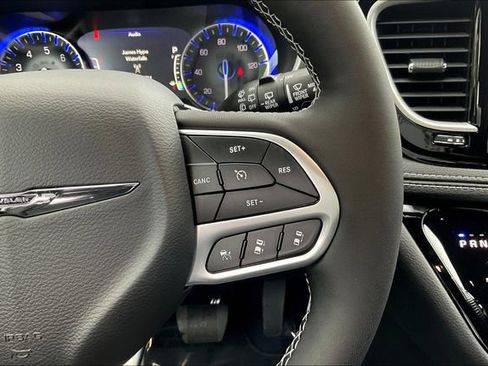 New 2026 Chrysler Pacifica Select image 18