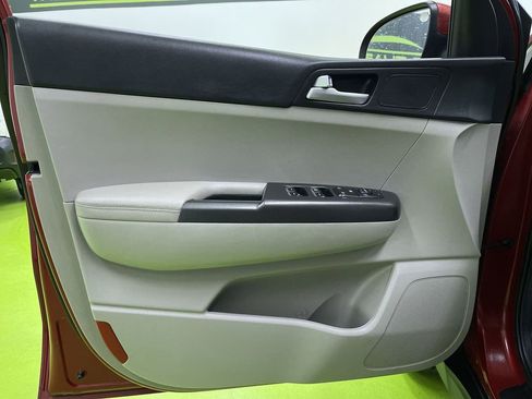 Used 2021 Kia Sportage LX image 16