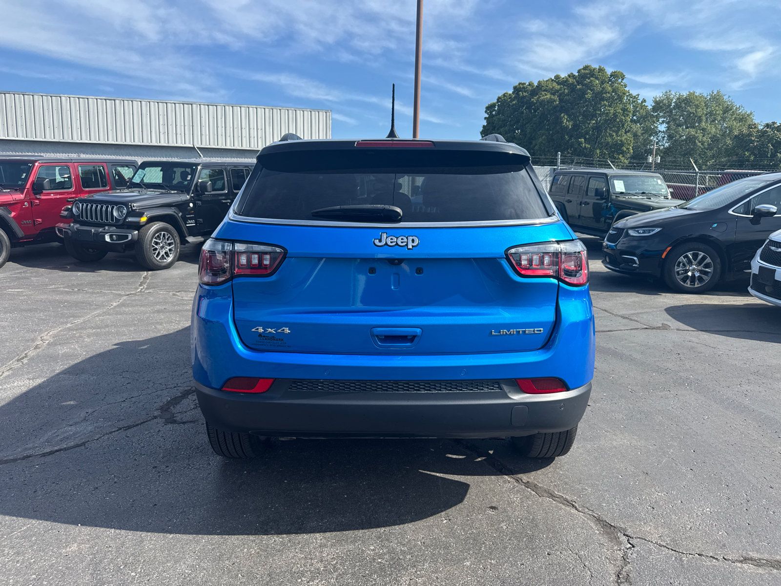 Used 2025 Jeep Compass Limited AWD/4WD image 4