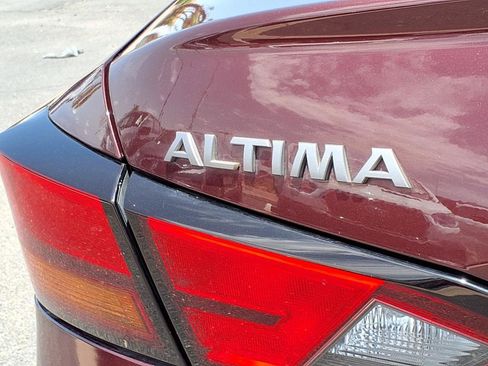 Used 2023 Nissan Altima 2.5 SV image 11