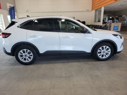Used 2023 Ford Escape Active FWD image 4