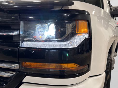 Used 2018 Chevrolet Silverado 1500 LT w/ Redline Edition image 13