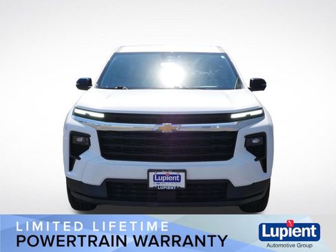 Used 2024 Chevrolet Traverse LS AWD/4WD image 12