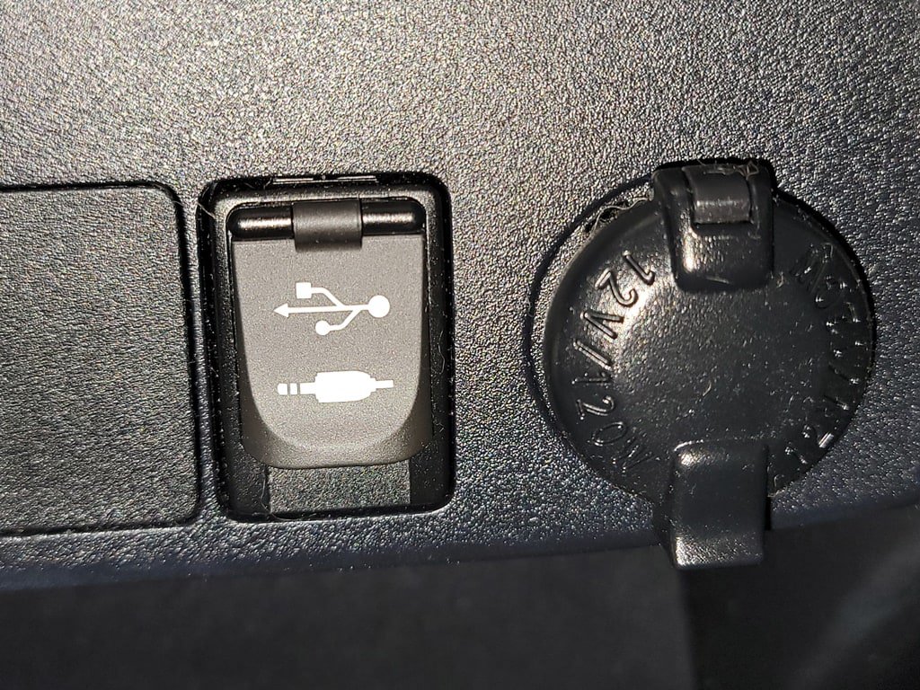 Used 2017 Toyota RAV4 XLE w/ All Weather Liner Package AWD/4WD image 24