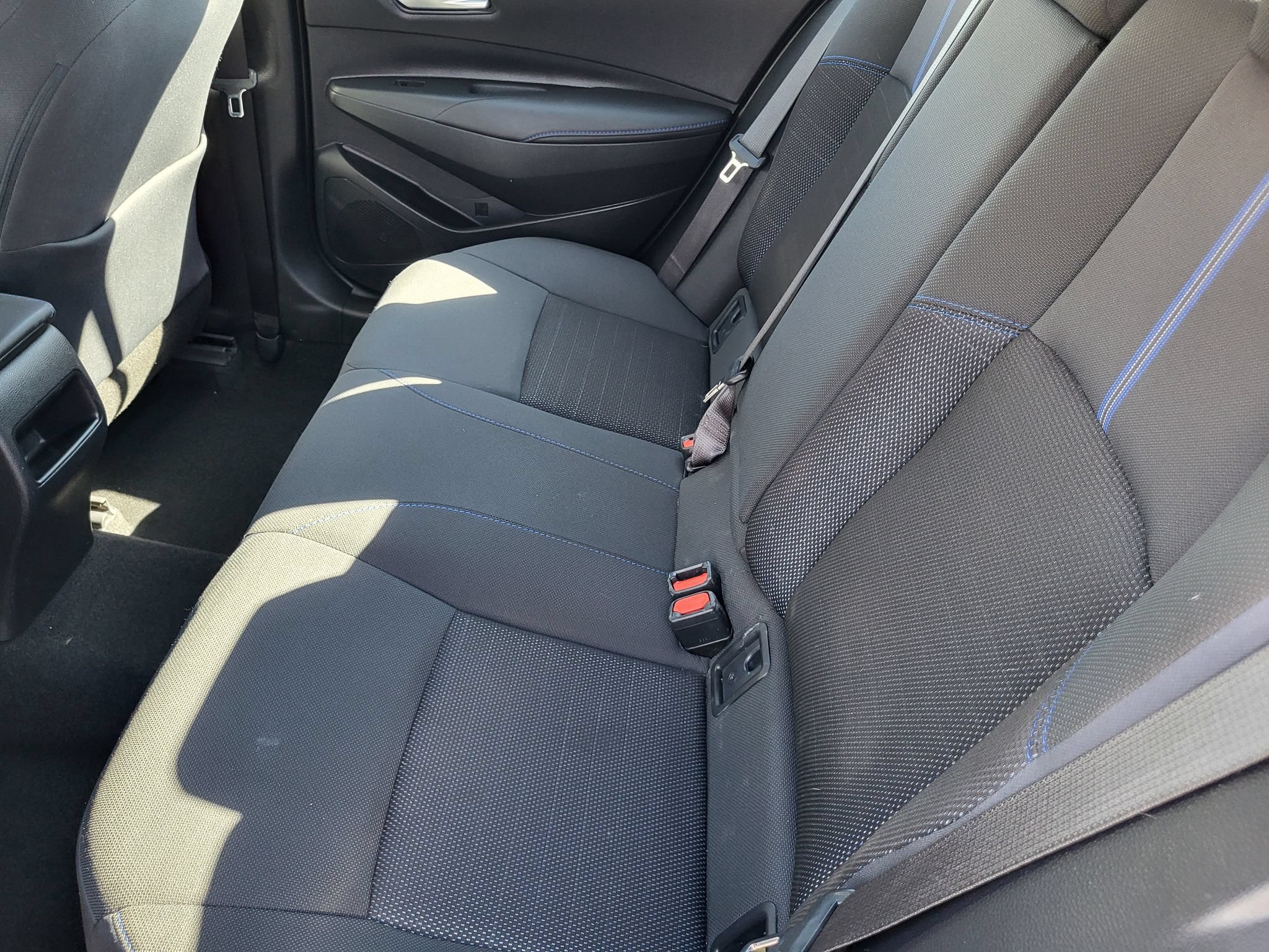 Used 2020 Toyota Corolla SE w/ SE Premium Package FWD image 26