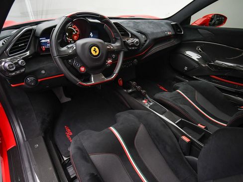 Used 2020 Ferrari 488 Pista Coupe RWD image 40