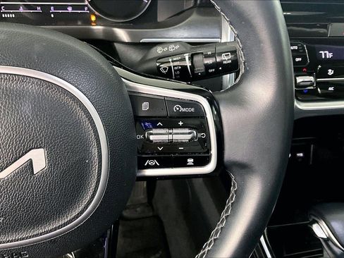 Used 2022 Kia Sorento SX image 12