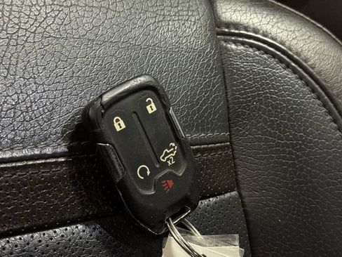 Used 2022 GMC Sierra 2500 Denali w/ Denali Ultimate Package image 32