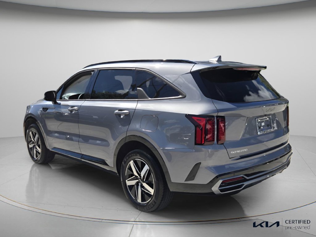 Certified 2023 Kia Sorento S FWD image 8