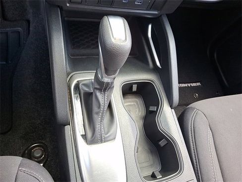 Used 2024 Nissan Frontier SV image 15