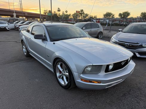 Used 2006 Ford Mustang GT RWD image 2