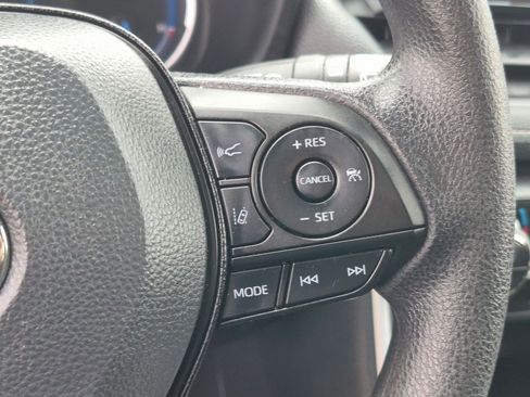 Used 2025 Toyota RAV4 XLE AWD/4WD image 20