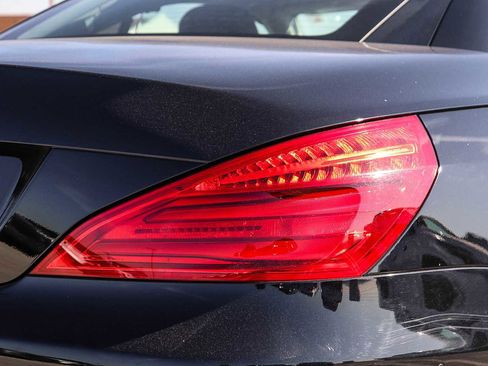 Used 2018 Mercedes-Benz SL 450 image 16