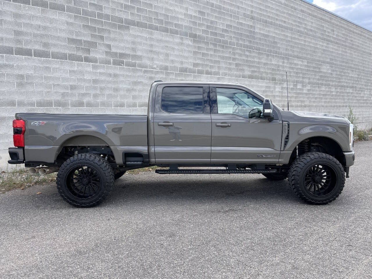 Used 2026 Ford F350 Lariat AWD/4WD image 4