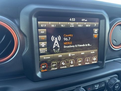 Used 2023 Jeep Gladiator Mojave image 18