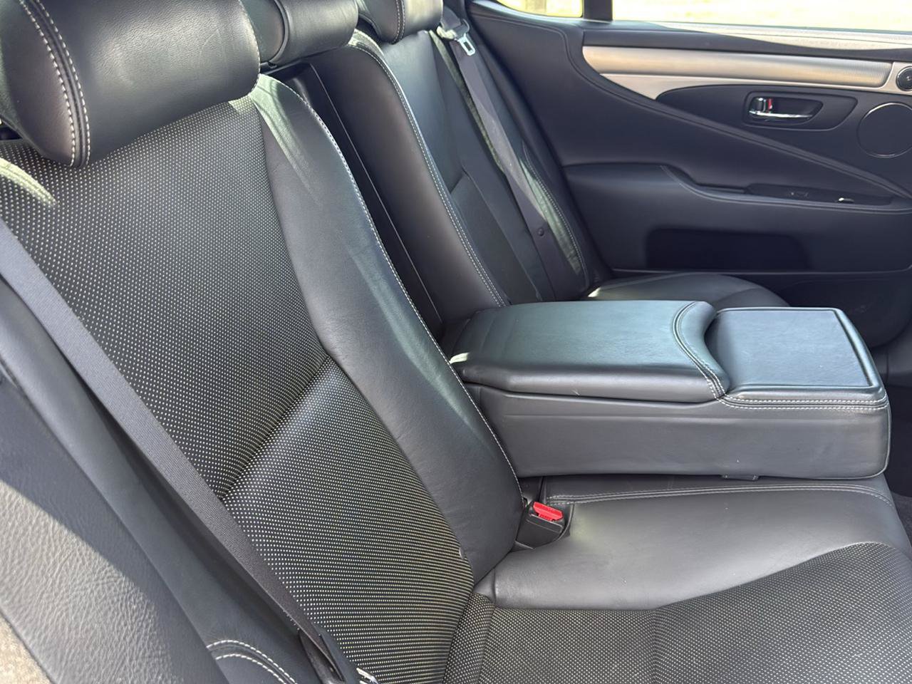 Used 2015 Lexus LS 460 w/ F Sport Package RWD image 61