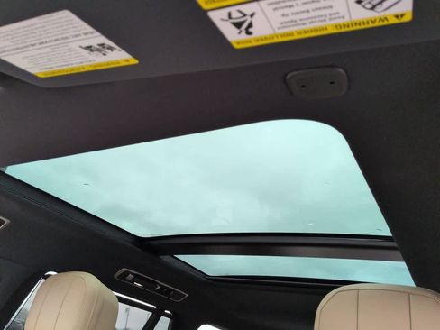 New 2026 Land Rover Range Rover Long Wheelbase SE image 16