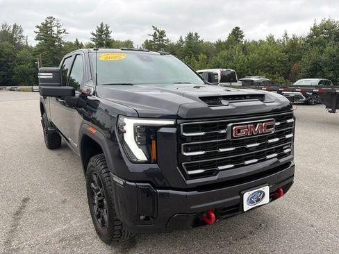 Used 2025 GMC Sierra 2500 AT4 w/ AT4 Preferred Package AWD/4WD image 8