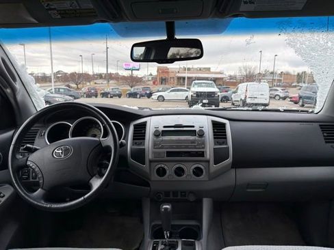 Used 2011 Toyota Tacoma PreRunner w/ SR5 Pkg #2 image 22