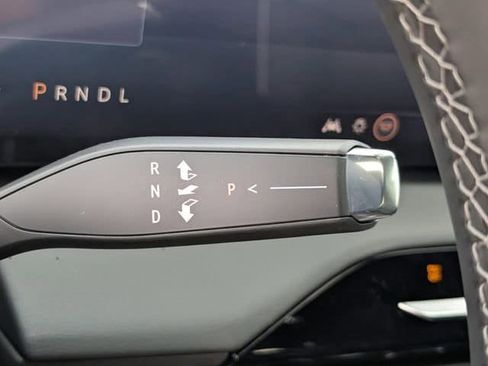 New 2026 Buick Enclave Avenir w/ Super Cruise Package FWD image 17