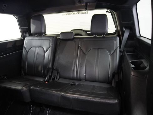 Used 2018 Ford Expedition Limited w/ Equipment Group 301A AWD/4WD image 13