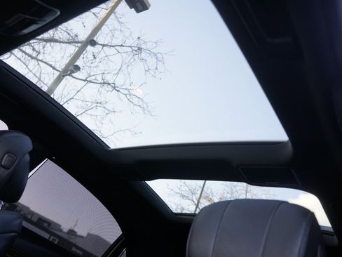 Used 2017 Mercedes-Benz S 550 Sedan image 28