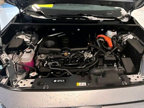 Used 2022 Toyota RAV4 XLE image 28