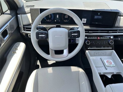 Used 2025 Hyundai Santa Fe SEL image 32