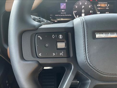 Used 2025 Land Rover Defender 110 V8 image 11