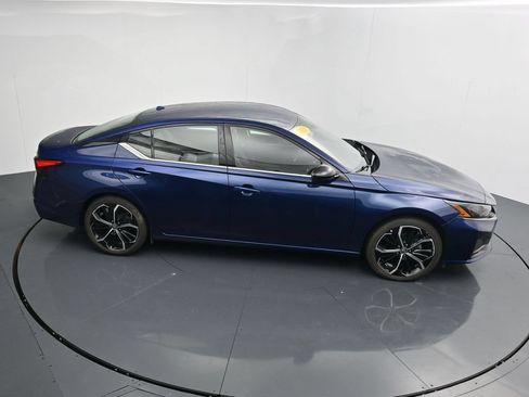 Used 2023 Nissan Altima 2.5 SR FWD image 32