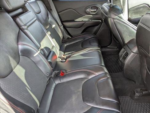 Used 2019 Jeep Cherokee Trailhawk w/ Comfort/Convenience Group image 19