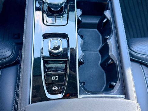 Used 2025 Volvo XC90 T8 Ultra w/ Protection Package image 30