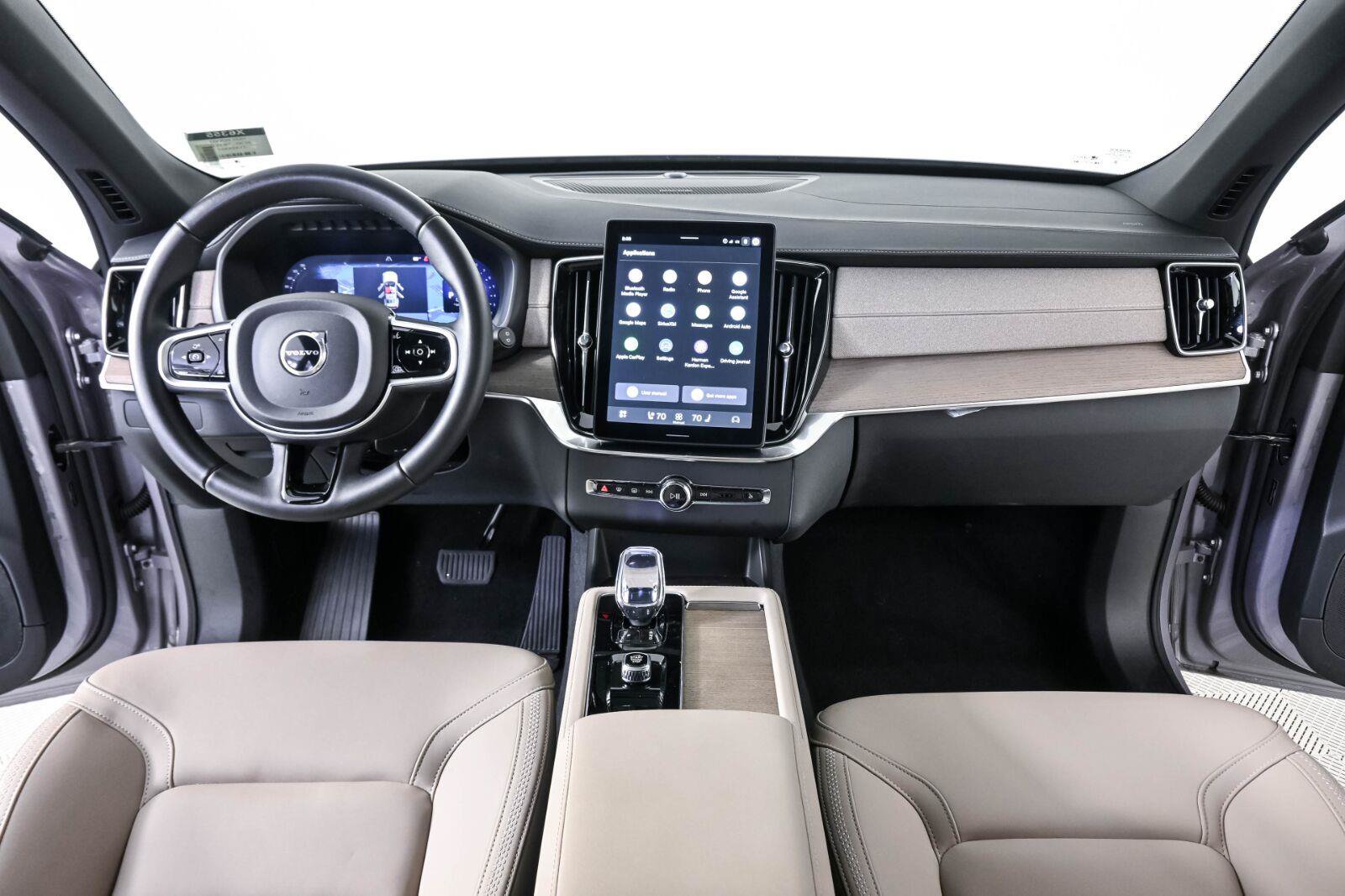 Certified 2026 Volvo XC90 B6 Plus AWD/4WD image 17
