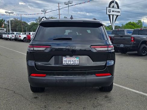 Used 2023 Jeep Grand Cherokee L Laredo AWD/4WD image 5