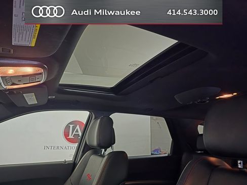 Used 2017 Dodge Durango R/T w/ Blacktop Package RWD image 19