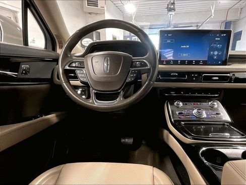 Used 2022 Lincoln Nautilus Reserve AWD/4WD image 17
