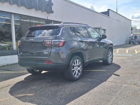 Used 2022 Jeep Compass Latitude AWD/4WD image 7