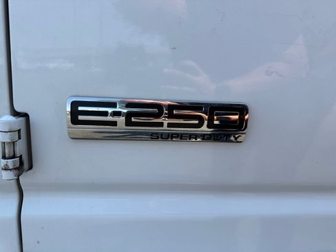 Used 2008 Ford E-250 and Econoline 250 Extended RWD image 28
