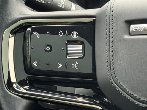 Used 2025 Land Rover Range Rover Velar Dynamic SE image 19